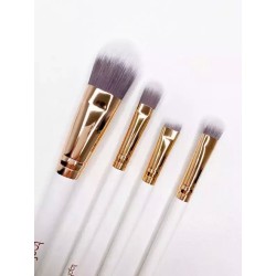طقم فرش مكياج 4 في 1 من توب فيس – أدوات احترافية لإطلالة متكاملة | La Jolie Beauty